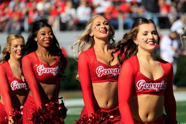 Chiefs' Cheerleaders Going Viral Before Start of Thursday Game