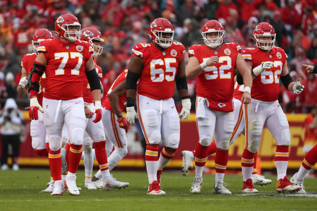 Chiefs' Clark Hunt: 'I Don't Anticipate' Alternative Uniforms