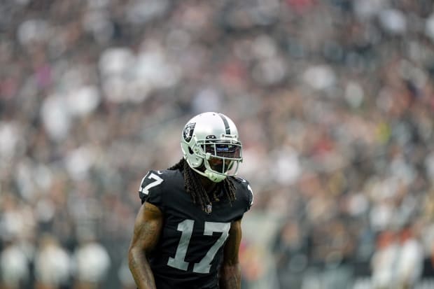 Raiders WR Davante Adams apologizes for shoving credentialed person after  loss, faces potential discipline