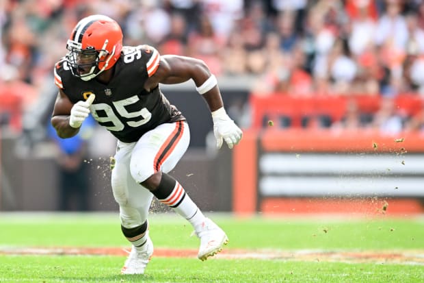 Browns' Garrett released from hospital after scary crash - Seattle