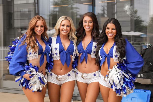 Dallas Cowboys Cheerleaders go crazy after their new locker room