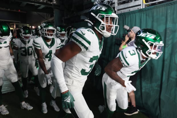 Fans Are Loving The Jets' Uniforms For Monday Night Football - The Spun:  What's Trending In The Sports World Today