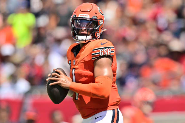 Chicago Bears fans react to Tampa Bay loss, Justin Fields' game play