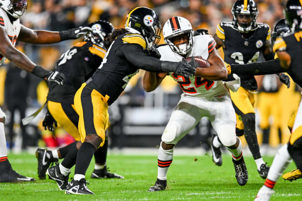 Smashmouth: Quiet Nick Chubb lets his play do the talking