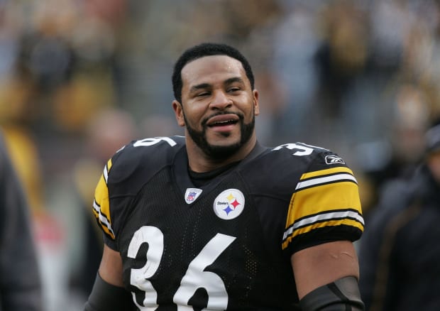 Steelers legend Bettis returns to Notre Dame to finish school