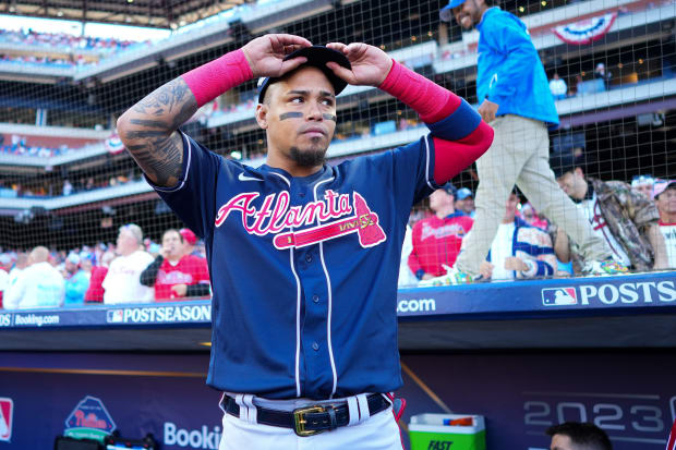 Braves' Orlando Arcia in postgame clubhouse celebration: 'Ha-ha