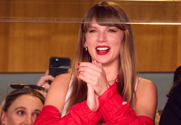 Taylor Swift's 4 Bracelets at Chiefs Game Have Sweet, Hidden