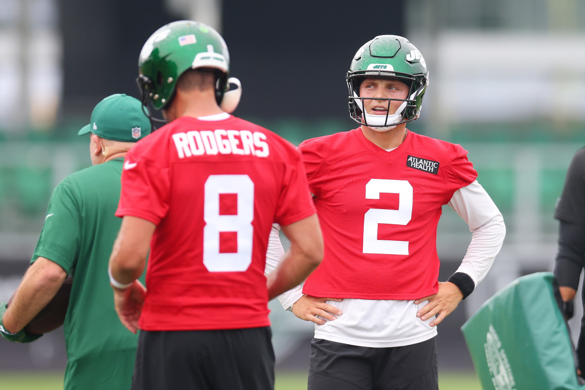 First look at Aaron Rodgers wearing a NY Jets uniform