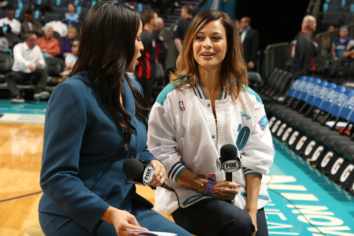Stephen Curry Mom Sonya Curry Stuns At 48 (Photo)
