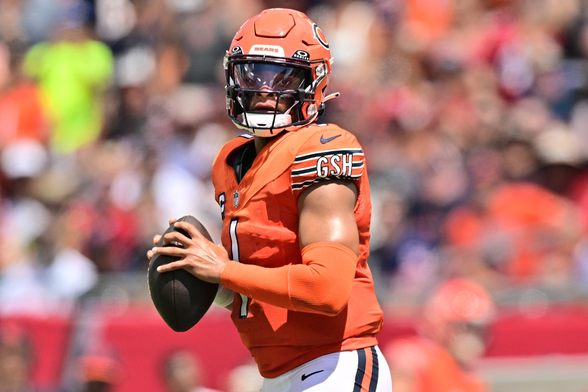 Justin Fields Thinks The Bears Can Still Make The Playoffs, The Spun