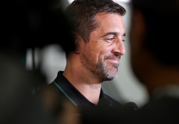 Jets Introduce Aaron Rodgers at News Conference After Trade - The