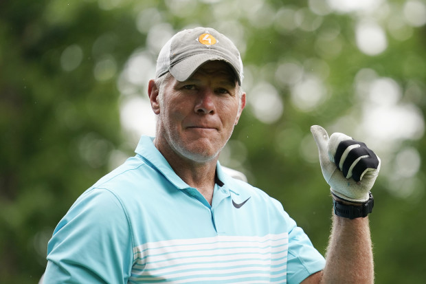 Kirk Cousins plays a round of golf with President Donald Trump