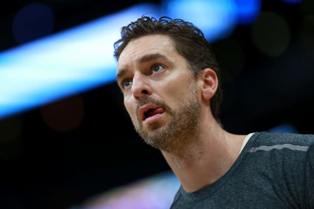 NBA World Reacts To Pau Gasol's Emotional Jersey Retirement