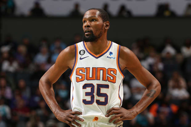 NBA World Reacts To Unfortunate Kevin Durant Update