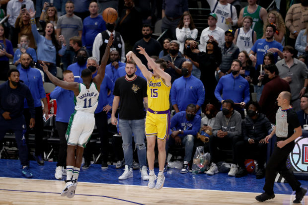 Lakers Fans React To Team's Bold Plan For Austin Reaves
