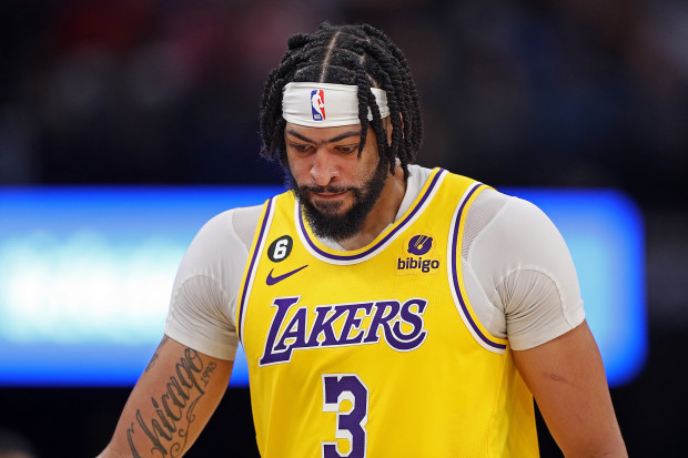 Look: Sports World Praying For Lakers Star Anthony Davis