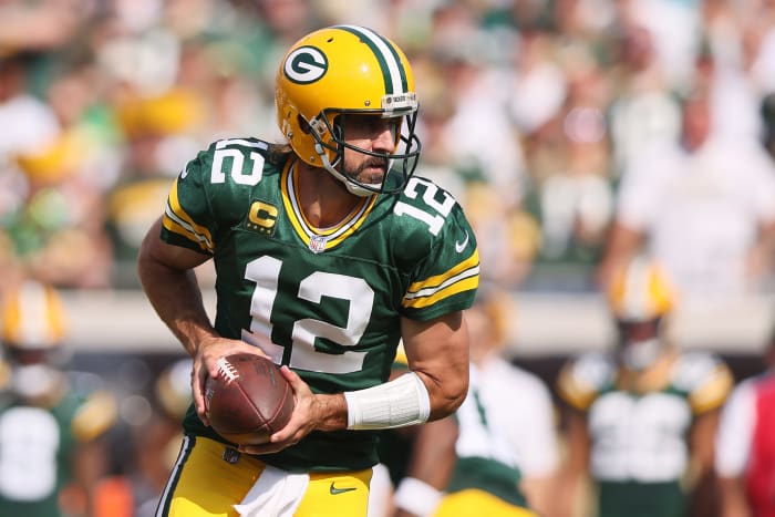 Aaron Rodgers Theory Going Viral After Tom Brady's Decision - The Spun