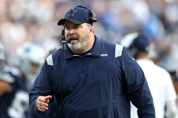 Dallas Cowboys head coach Mike McCarthy on the field.