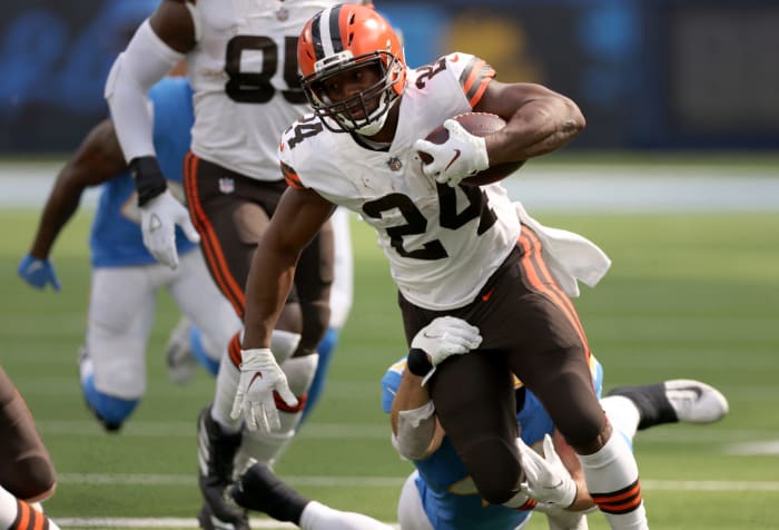 Nick Chubb runs for the Browns.