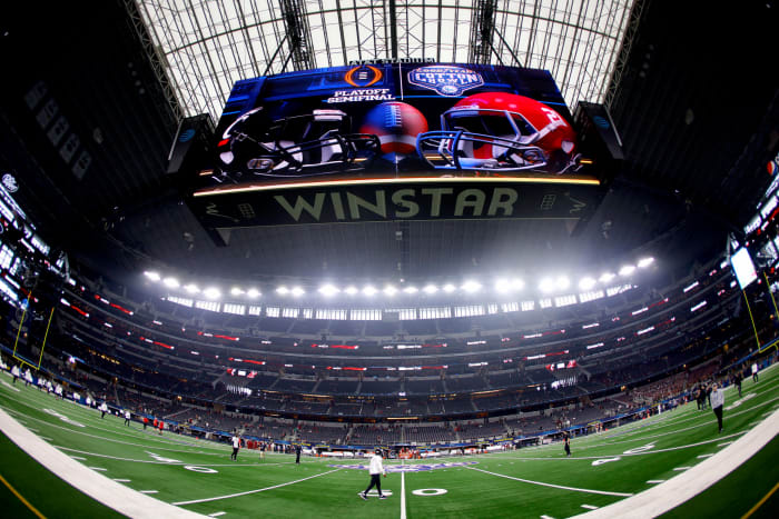 Playoff Semifinal at the Goodyear Cotton Bowl Classic - Cincinnati v Alabama