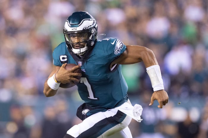 Jalen Harts is running against the Buccaneers.