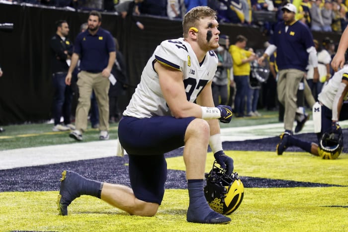Aidan Hutchinson at 2021 Big Ten Championship - Iowa v Michigan