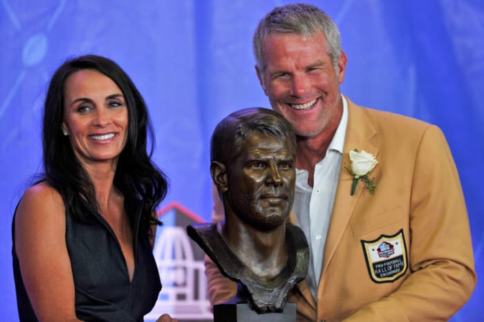 Brett Favre and his wife, Deanna Favre.