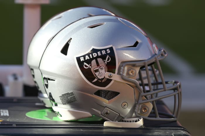 NFL: DEC 12 Raiders at Chiefs