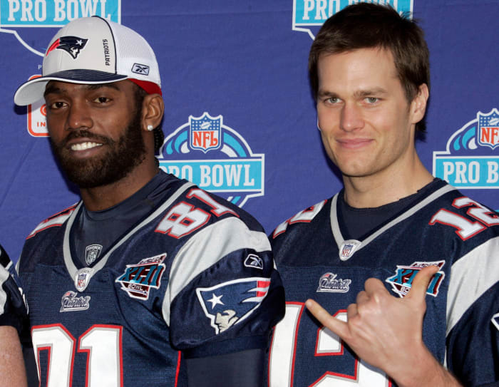 NFL World Reacts To Tom Brady, Randy Moss Story - The Spun