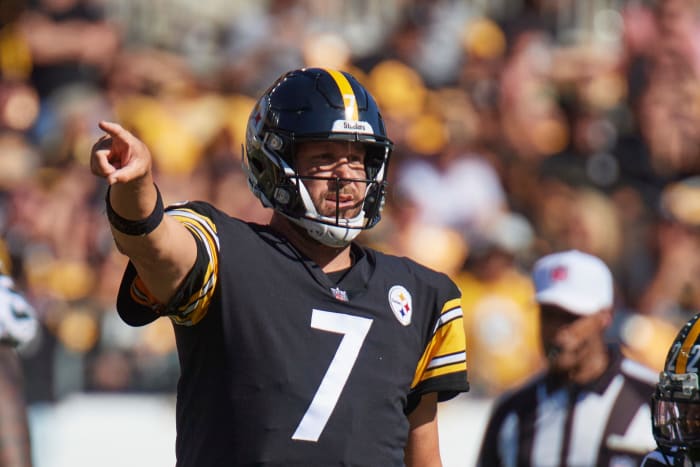 Steelers quarterback Ben Roethlisberger on the field.