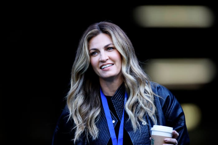Photo Of Erin Andrews Not Wearing Any Pants Wins NFL Offseason - The Spun