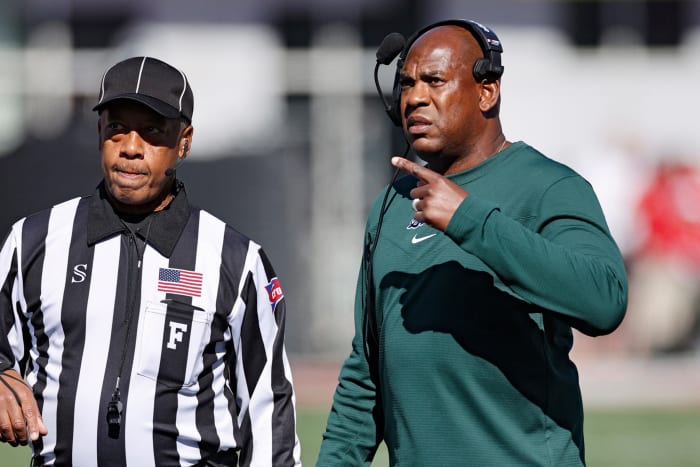 Mel Tucker on the sidelines for the Spartans.