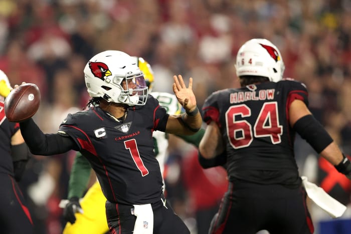 Kyler Murray drops back to pass.