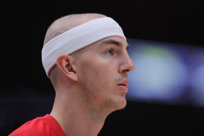 Chicago Bulls guard Alex Caruso on the court.