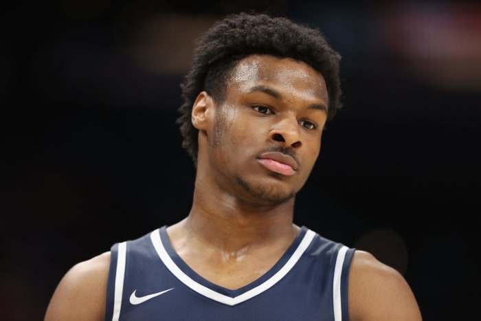 Bronny James plays on the court.