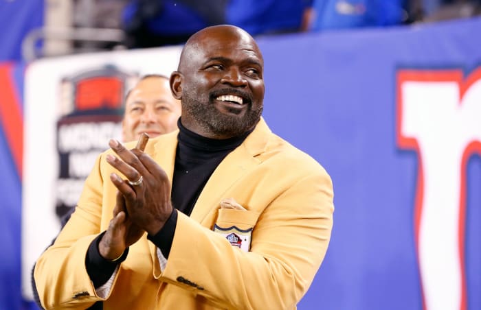 NFL Legend Lawrence Taylor Has Bold Prediction For Bill Belichick At ...