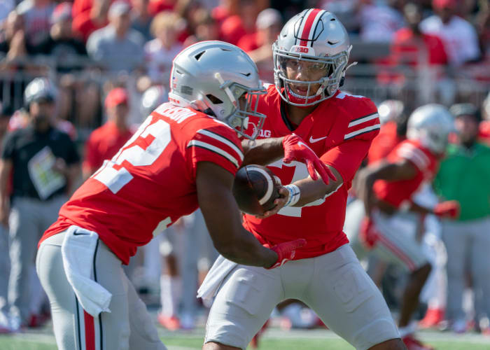 Ohio State hands the ball off on Saturday.