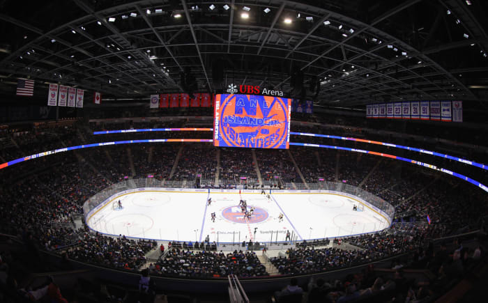 Pittsburgh Penguins v New York Islanders