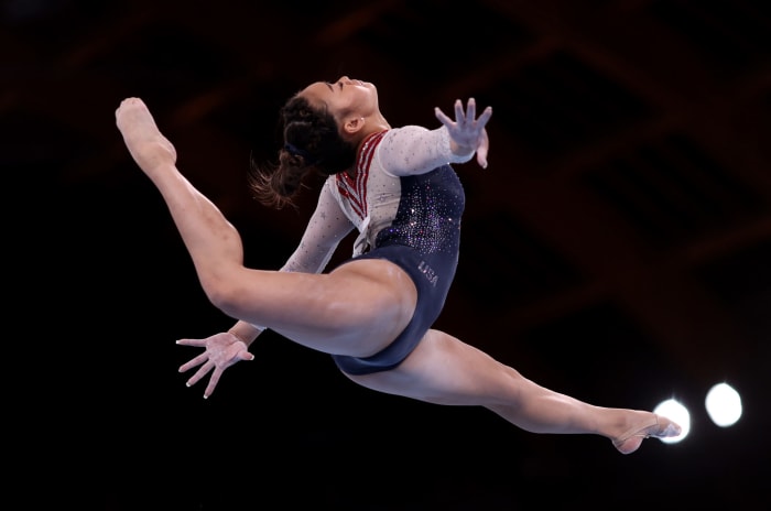 Photos: Meet The Auburn Gymnast Who's Going Viral - The Spun