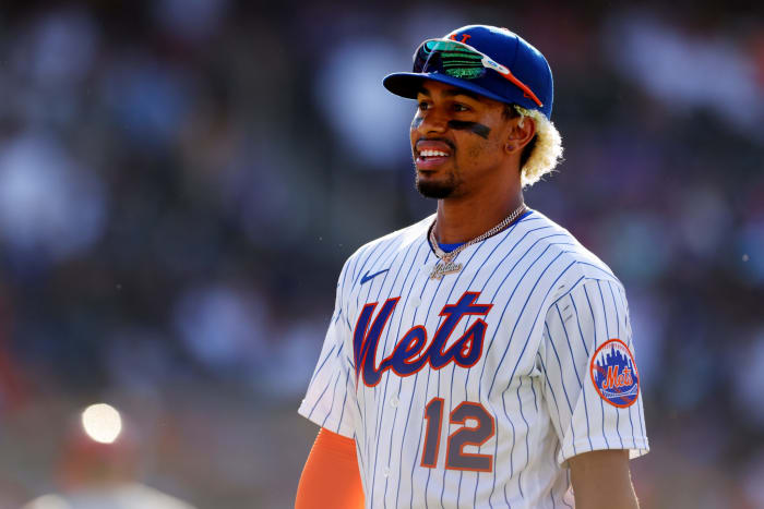 Francisco Lindor on the field for the Mets.