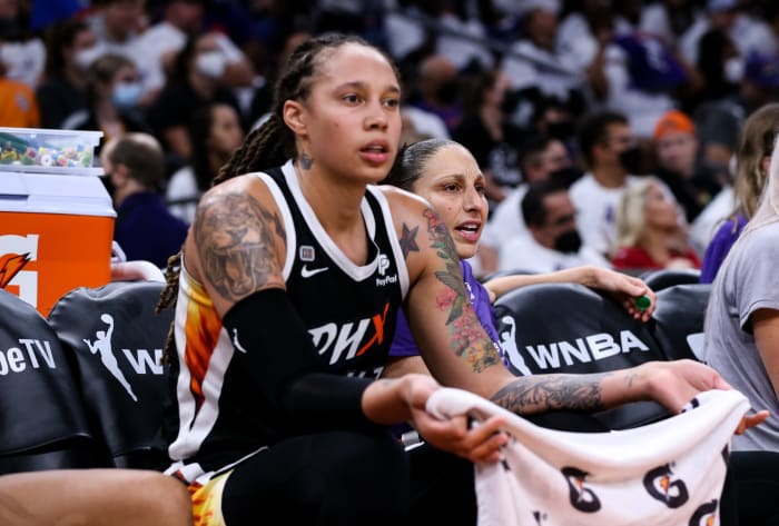 Look Sports World Reacts To Wnba Salary Suggestion The Spun