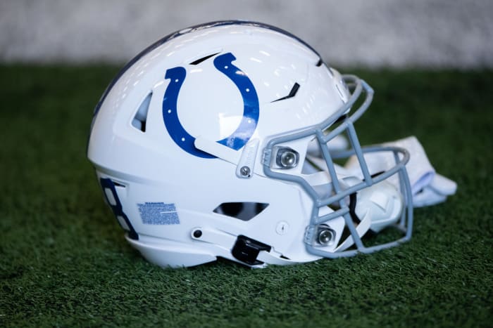 Colts helmet