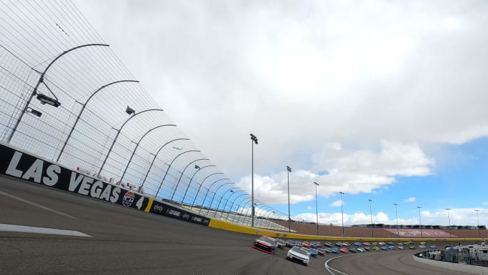 Crazy weather delay in Las Vegas