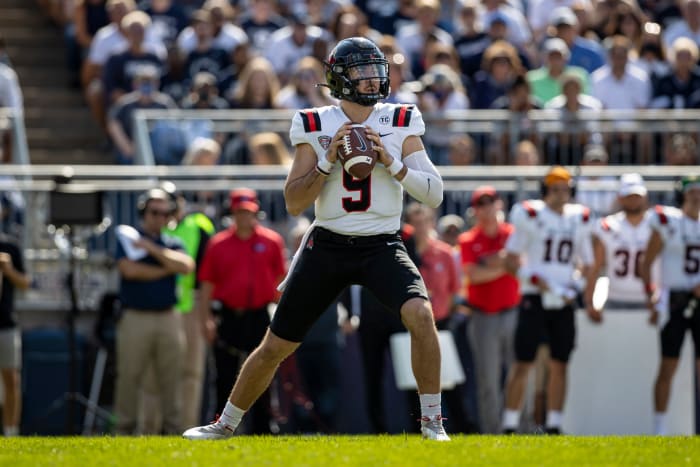 Drew Plitt drops back to pass.