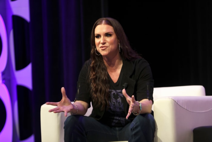 Breaking Stephanie Mcmahon Announces Resignation From Wwe The Spun