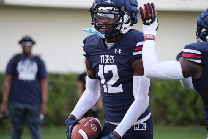 Travis Hunter competes in the spring game for Jackson State.
