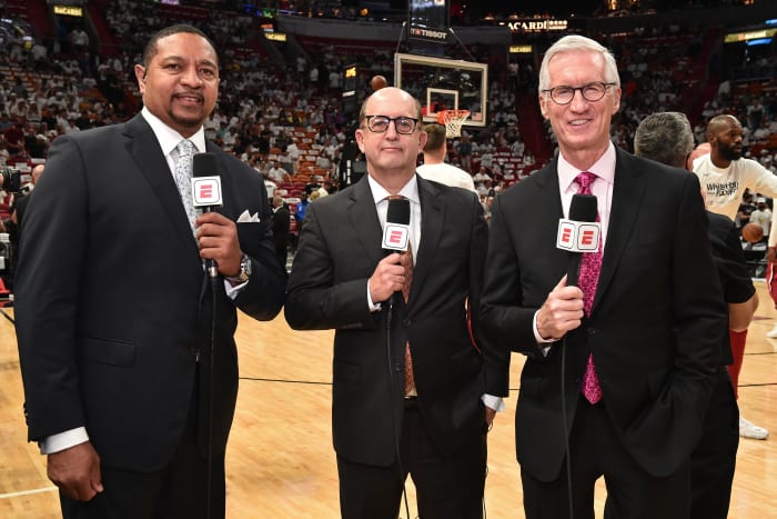 Look: Sports World Praying For NBA Announcer's Family - The Spun