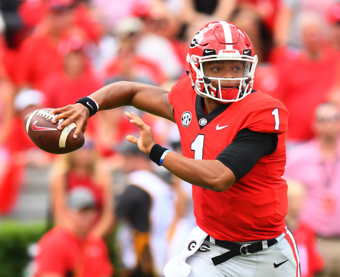 Justin Fields throws a pass for Georgia.