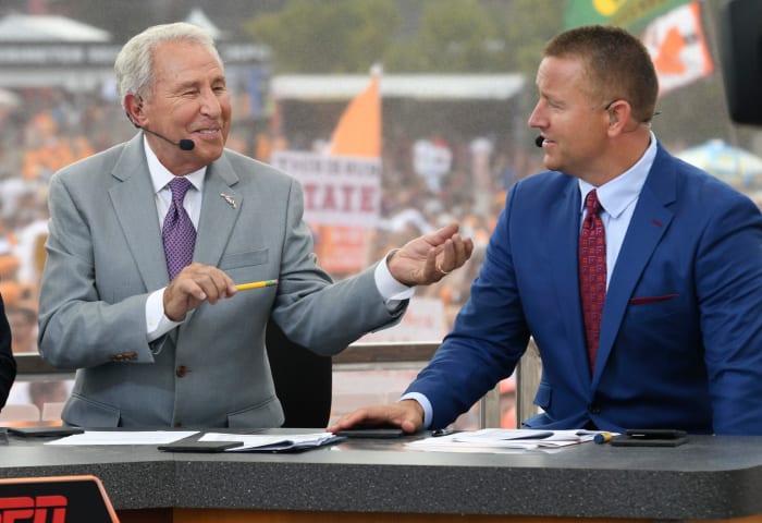 College GameDay's Lee Corso and Kirk Herbstreit have a discussion.