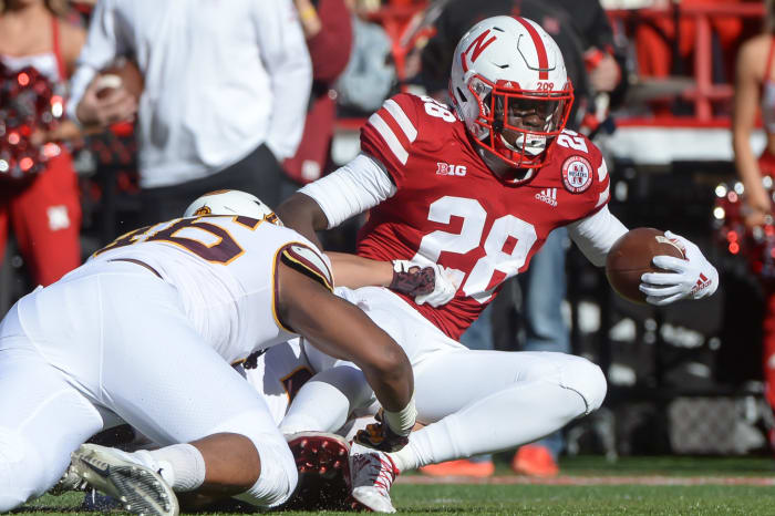 nebraska running back maurice washington runs against minnesota